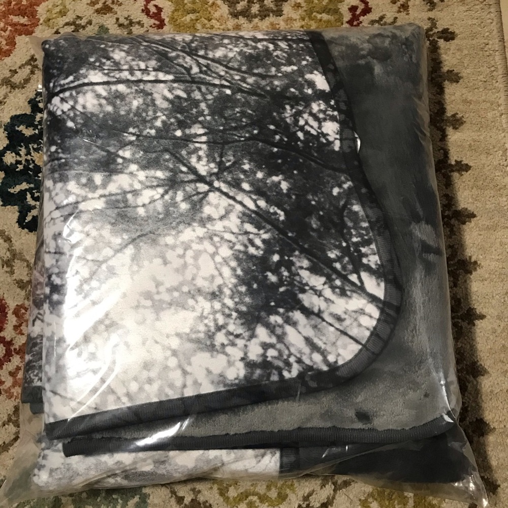 Taylor swift folklore exclusive blanket NWT